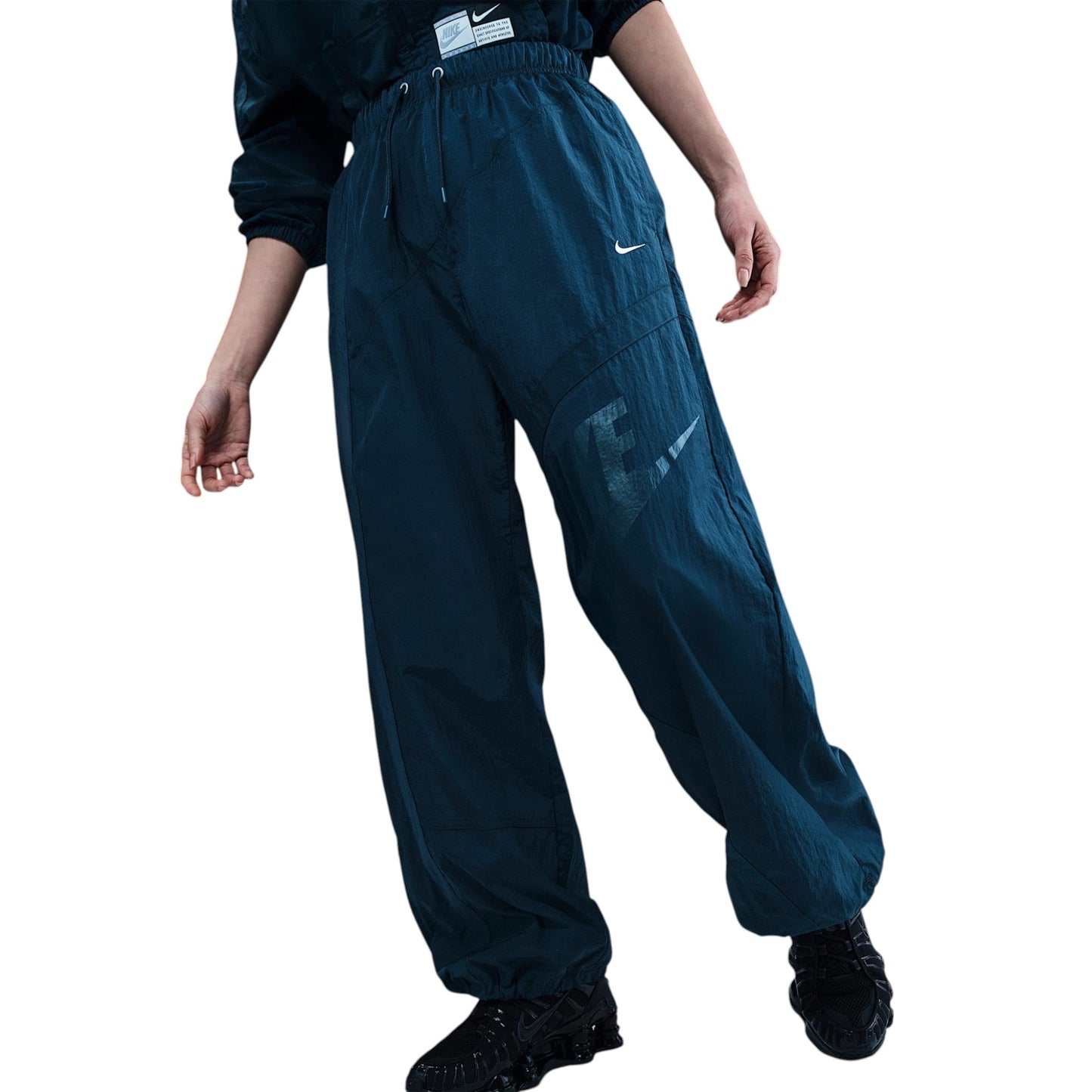 Nike Open-Hem Relaxed Woven Pants