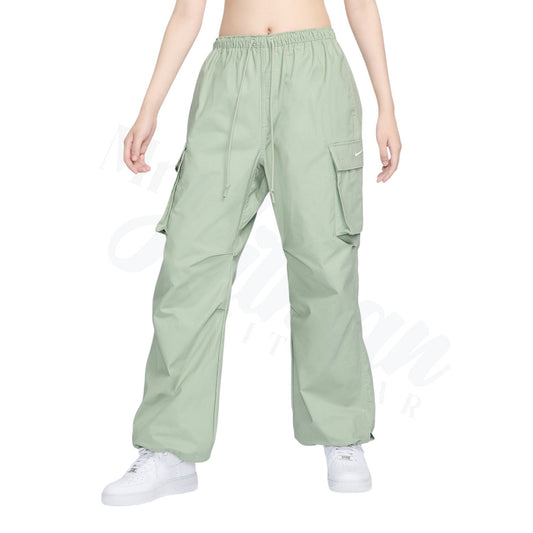 Nike Mid-Rise Women's Cargo Trousers